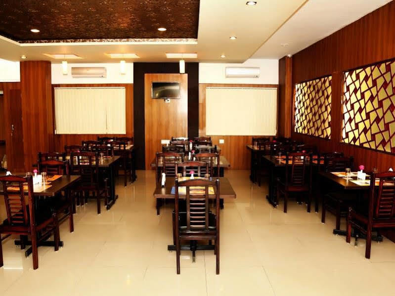 Narayans Leela Inn Udaipur Exterior foto